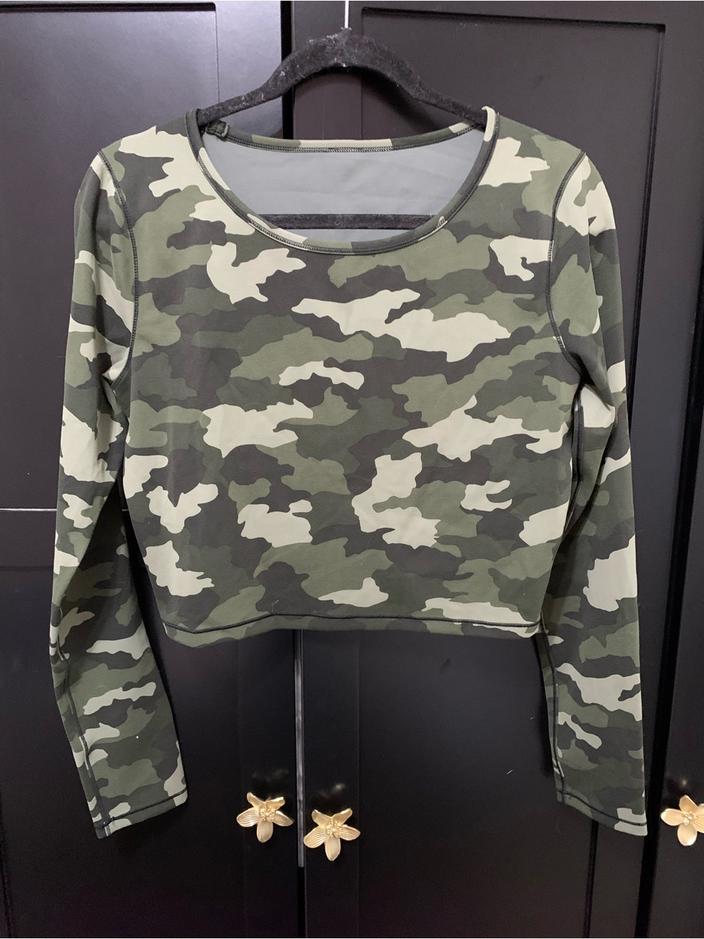 lululemon athletica Green Camo Long-Sleeve top workout comfy yoga